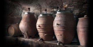 TERRACOTTA E IL VINO Antico binomio per il vino del futuro?