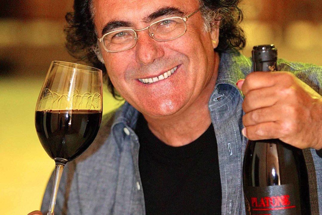 Amore al primo sorso,  Albano Carrisi presenta Canaaneo