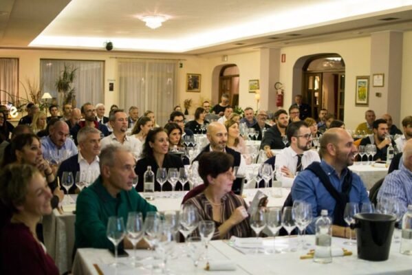 <p>Rapallo: questa sera, all'Excelsior Palace Hotel, si celebrano i migliori vini liguri</p>