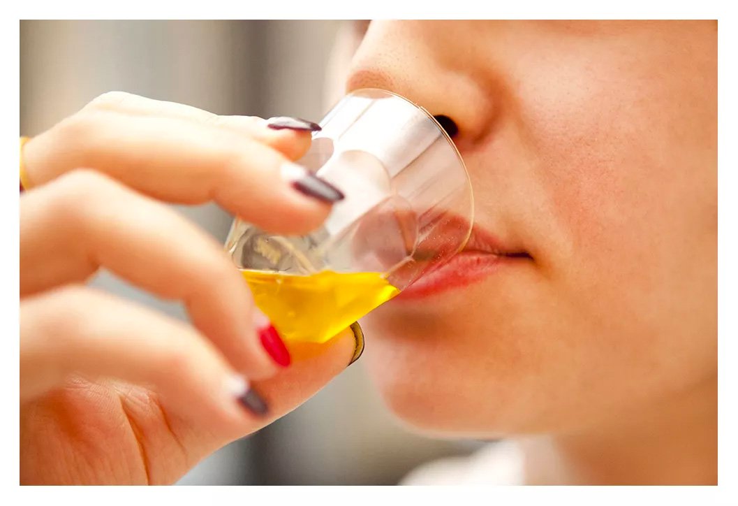 <p>Come si degusta l'olio. Come si degustano le olive</p>