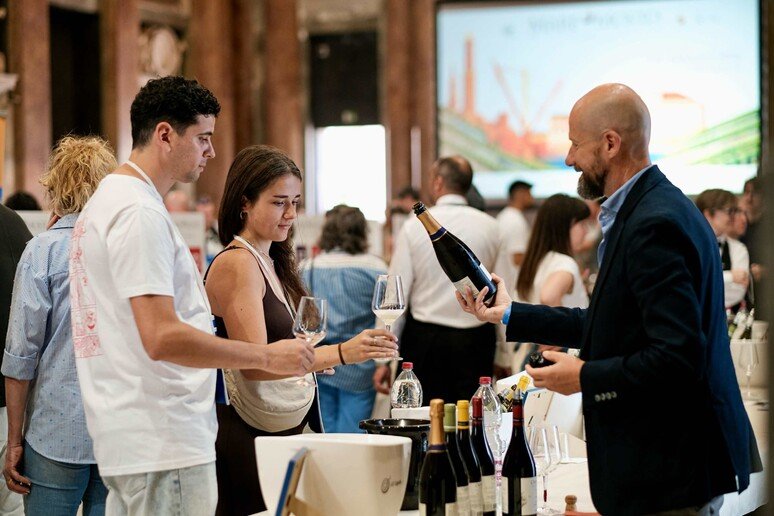 <p>Al via Mare&Mosto, in vetrina a Genova le eccellenze di vino e olio</p>